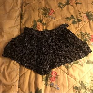 Forever 21 Contemporary Shorts Size Medium
